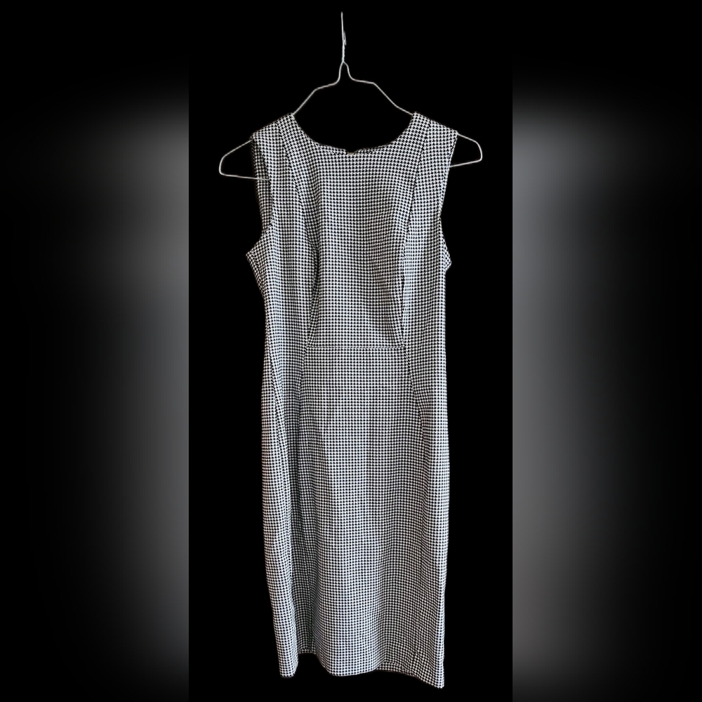 Calvin Klein Black and White Sleeveless Sheath Dress